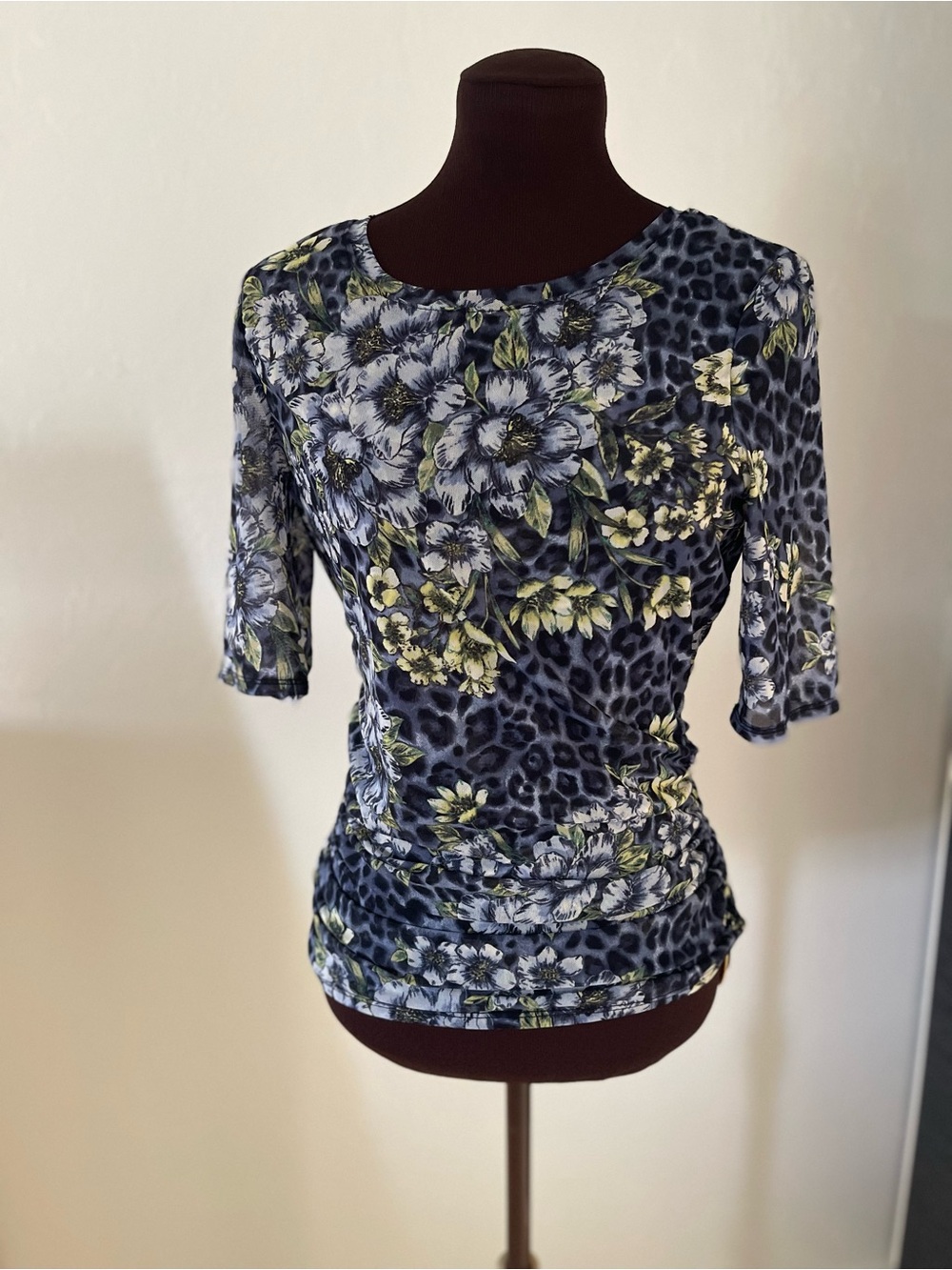 White House Black Market mesh Navy Floral & Leopard Short Sleeve Top